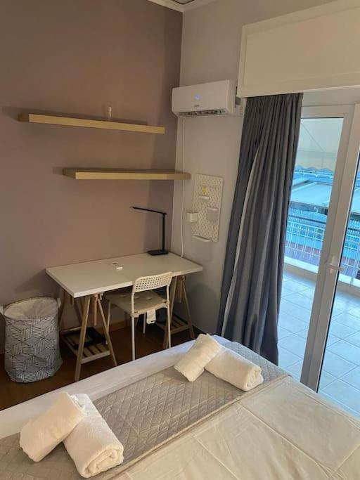 Pent House With Terrace Apartment Piraeus Bagian luar foto